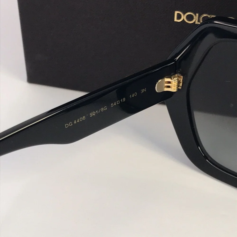 💯 - New Authentic Dolce and Gabbana Gradient Black Irregular Ladies Sunglass…